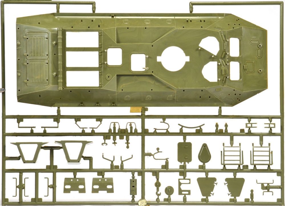 Звезда Сборная модель "Российский БТР-70 с башней МА-7" Звезда Сборная модель "Российский БТР-70 с башней МА-7"