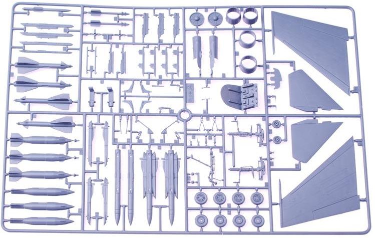 Звезда Сборная модель самолета "Су-32"