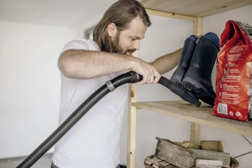 Строительный пылесос Karcher KWD 3 S V-15/4/20 AE *EU 1000Вт (уборка: сухая/сбор воды/выдув) желтый