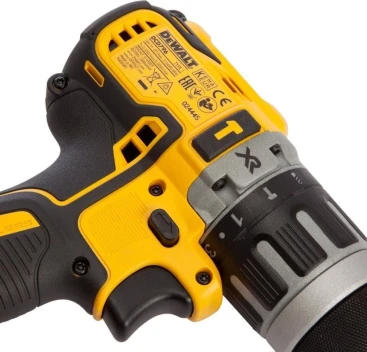 Дрель-шуруповерт DeWalt DCD796D2-QW аккум. патрон:быстрозажимной (кейс в комплекте)