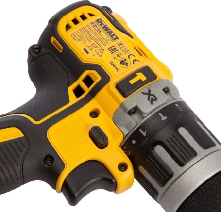 Дрель-шуруповерт DeWalt DCD796D2-QW аккум. патрон:быстрозажимной (кейс в комплекте)