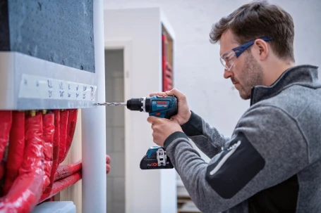 Дрель-шуруповерт Bosch GSB 18V-90 аккум. патрон:быстрозажимной (06019K6100)