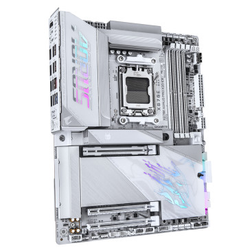Gigabyte X870E AORUS PRO X3D ICE socket AM5