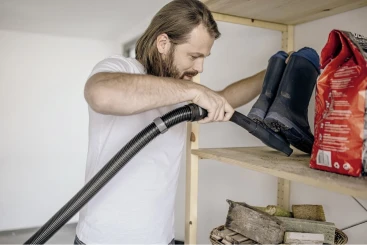 Строительный пылесос Karcher WD 3 V-17/4/20 1000Вт (уборка: сухая/сбор воды/выдув) желтый