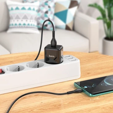 Сетевое зар./устр. Hoco N32 Glory Black 30W 3A+2A+1.5A (PD+QC+AFC) USB Type-C универсальное черный