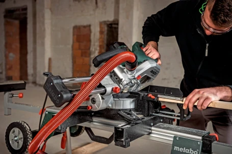 Торцовочная пила Metabo KGS 216 M, 1500Вт 5000об/мин d=216мм