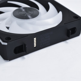 Комплект вентиляторов (3шт.) Lian Li UNI FAN CL WIRELESS 120 / 12CL1W3B BLACK / 120x124x28мм (PWM, ARGB, 2150 об/мин (Max.), 29,8dBa) / G99.12CL1W3B.R0